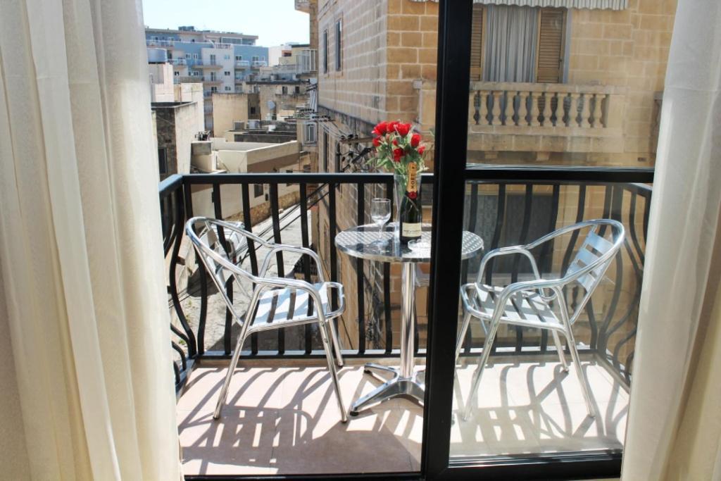 Seashells 2 Bedroom Apartments With Terrace, Just Off The Bugibba Promenade - By Getwaysmalta St. Paul's Bay Ngoại thất bức ảnh
